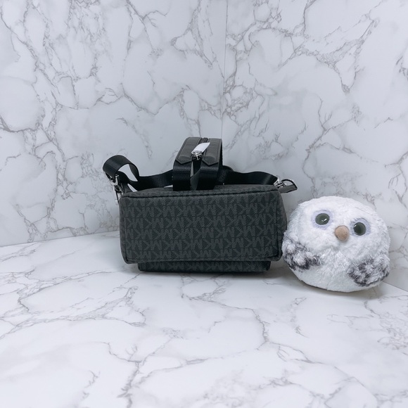 Michael Kors Erin Small Backpack and Wallet - Picture 5 of 14